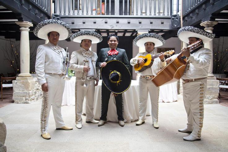 Vivan los Mariachis!!! Viva México!