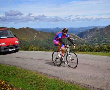 Javi Lareo subiendo El Maravio (Teverga)