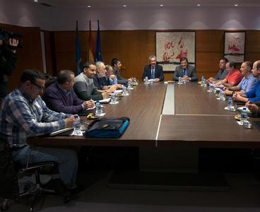 El presidente con los trabajadores de Tenneco