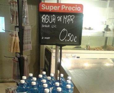 Gran oferta anunciada en supermercado de Asturias.  Agua de mar a 0.5O euros