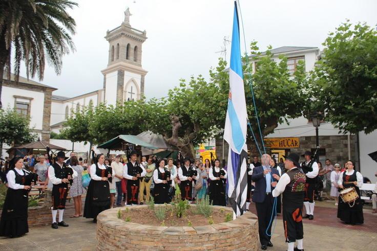 La bandera celta ondea en Tapia durante el FID'O