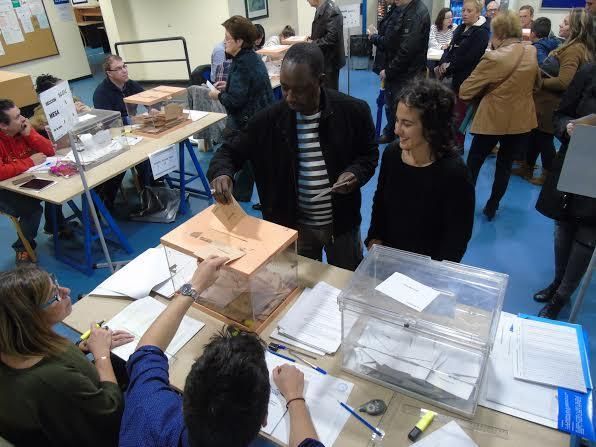 El senegalés Adama Diouf votó en Oviedo con el voto cedido por una abstencionista