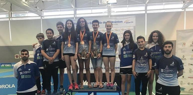 Bádminton: 1 plata y 2 bronces para los ovetenses en el Se Busca Campeón