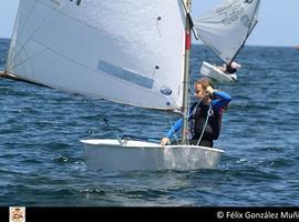 Apretada competición en el Trofeo de San Pedro en Snipe