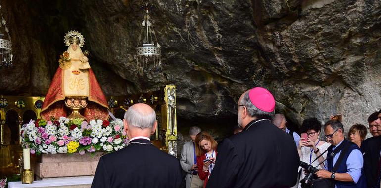 Misioneros asturianos en Covadonga por San Melchor de Quirós