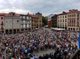 Avilés, una en el duelo por las víctimas y heridos