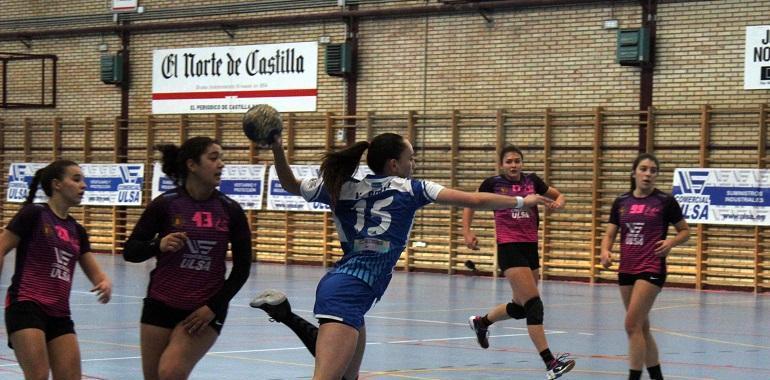 El Oviedo Balonmano Femenino se apea del liderato en Valladolid