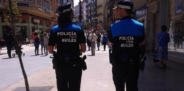 La Policía Local de Avilés inspecciona 108 establecimientos con motivo de las fiestas navideñas