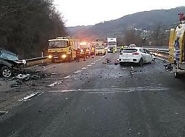 Dos muertos en Lena tras chocar dos coches