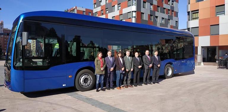 Oviedo estrena el primer autobús totalmente eléctrico para transporte urbano