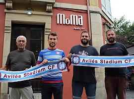 Mario Sánchez fue presentado en el Moma Avilés Art como nuevo jugador blanquiazul