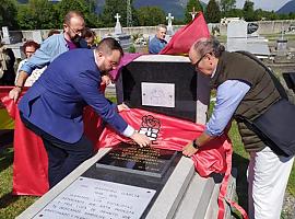 EL PSOE asturiano rinde homenaje a José Barreiro en Francia