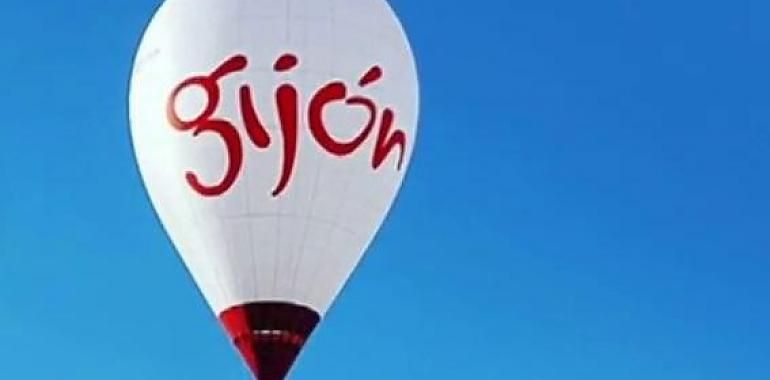 El globo con el logo de Gijón sobrevolará la ciudad esta semana