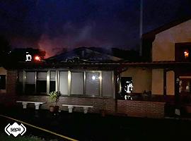 Sofocado incendio en una vivienda en Ferreros de Ribera