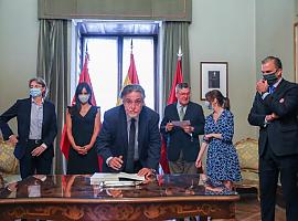 Madrid firma el pacto por la recuperación al que se niega Casado