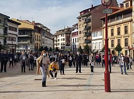 Concentraciòn en Villaviciosa reivindicando medidas justas para el comercio y la hostelería 