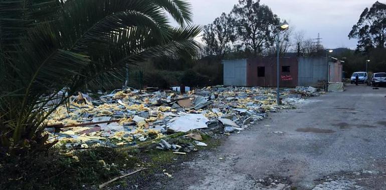 Se inicia el derribo del poblado de La Junquera, en Muros de Nalón, y se realoja a sus vecinos