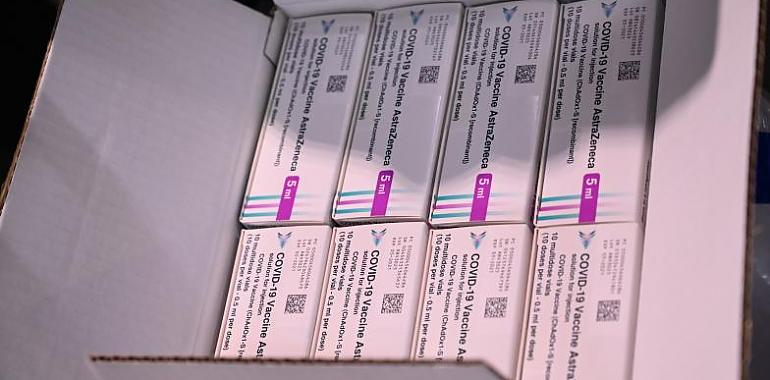 Llegan a España las primeras 196.800 dosis de la vacuna AstraZeneca