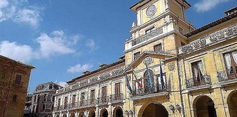 Carmen Ruiz-Tilve, Emilio Sagi y Jaime Álvarez-Buylla Hijos Predilectos de Oviedo, Concha Quirós Hija Adoptiva