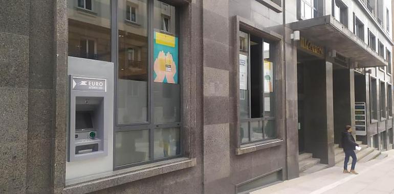 Correos sigue acercando servicios al ciudadano e instala un cajero automático en la Oficina Principal de Oviedo