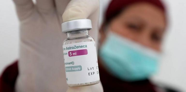 Dos dosis de AstraZeneca o Pfizer vencen a las nuevas variantes