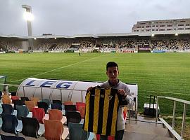 Un socio del Real Oviedo diseña la primera equipacion del Barakaldo