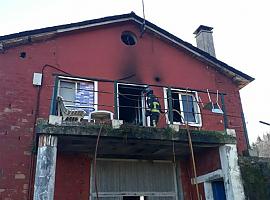 Extinguido un incendio que se había declarado en una casa de Grandas de Salime