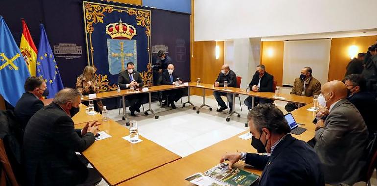 El tren a vapor regresa para unir Oviedo y Aller pasando por La Ribera