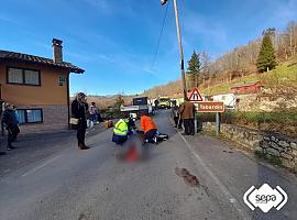 Herido tras salirse de la vía en Cangas de Onís