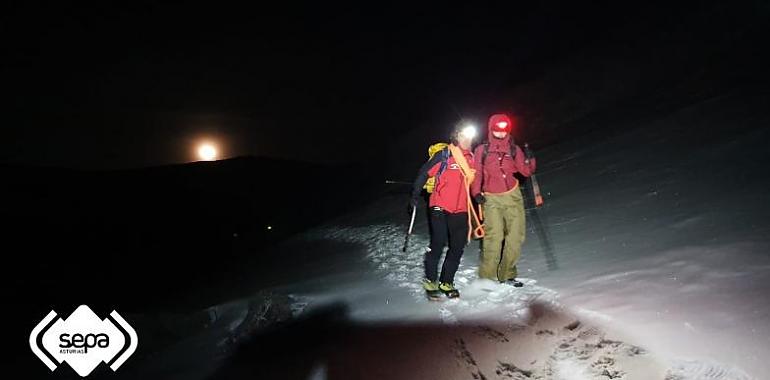 Localizados los dos montañeros perdidos ayer en Lena