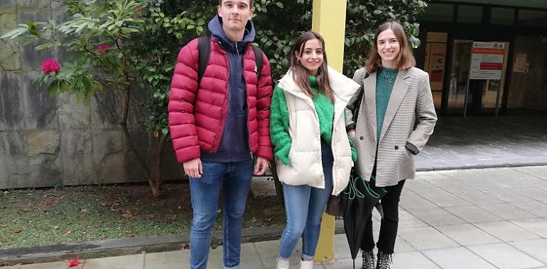 Tres estudiantes de la Universidad de Oviedo galardonados con importantes premios por su expediente académico