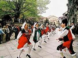 Avilés promociona por todo lo alto su Semana Santa y la fiesta de El Bollo con anuncios en televisones autonómicas y en salas de cine