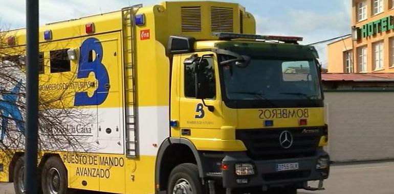 Un hombre fallecido y dos mujeres hospitalizadas tras el incendio declarado en un centro residencial en La Barganiza, en Siero.