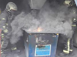 Incendio en un polígono industrial de Avilés