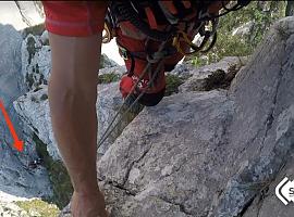 Culmina con éxito el difícil rescate de dos escaladores suizos en Poncebos de Cabrales