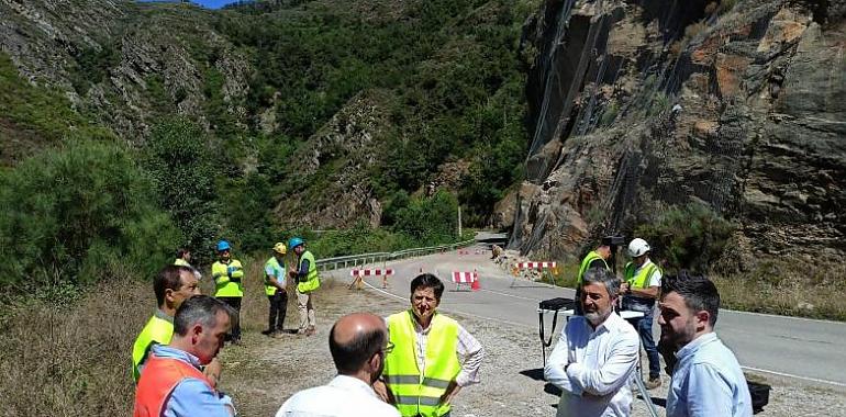 Todavía al menos díez días de corte de la vía para estabilizar el talud en la carretera AS-29 