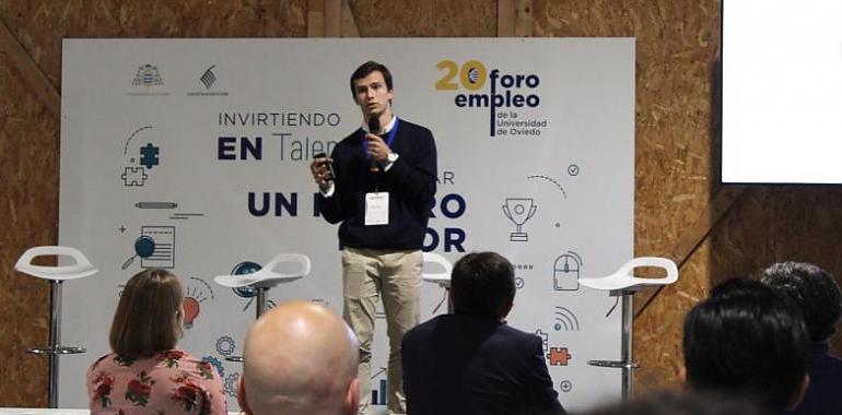 El estudiante Manuel Porrón gana el premio individual del Hackathon TalentUO