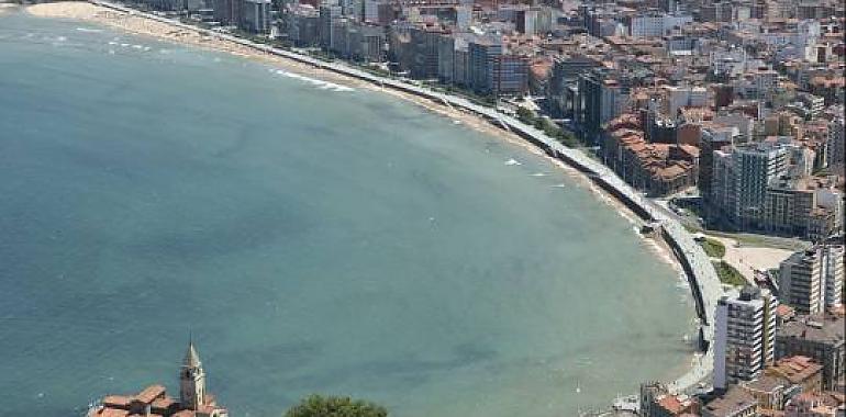 Se aprueba solicitar la adhesión de Gijón a la Red Asturiana ‘Playas sin Humo’