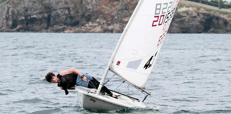 El Sabado disfrutamos de la segunda jornada del Trofeo de Verano de Vela Ligera del RCAR