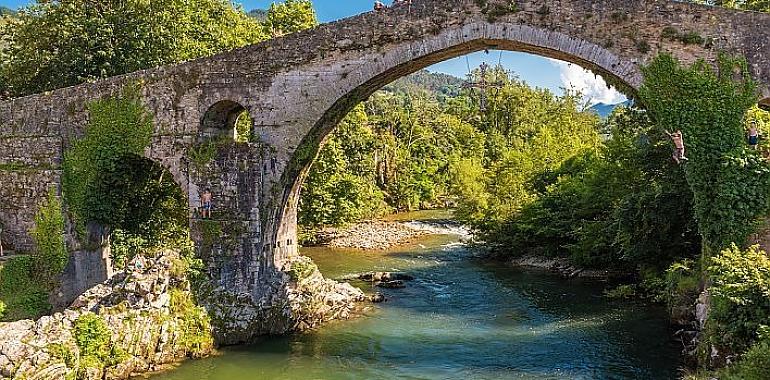 Rescate fluvial de un varón de 59 años en Cangas de Onís