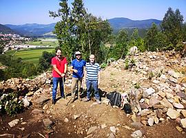 La intervención arqueológica en el castro de Doña Palla, en Pravia, afronta su fase final