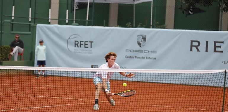 La lluvia complica el inicio de la Riesco Cup