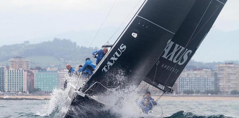 El Taxus Medio Ambiente de Alfredo Flórez vencedor en la XXXIII Regata Villa de Gijón de Cruceros