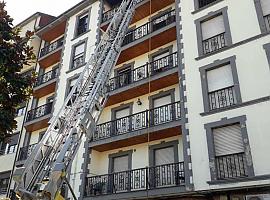 Incendio urbano en Parres en la tarde de ayer