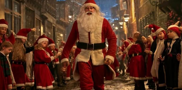 Invasión festiva en Oviedo: 3.000 Papá Noeles y Elfos tomarán la ciudad en una carrera navideña