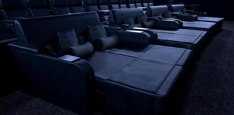 Cinesa LUXE Parque Principado ya está aquí: Llega el cine con camas a Asturias