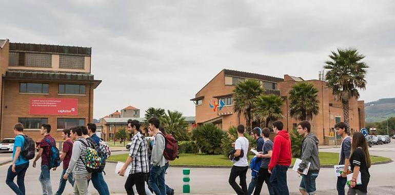 Futuros universitarios a la vista: La Universidad de Oviedo abre sus puertas a cerca de 2.000 estudiantes