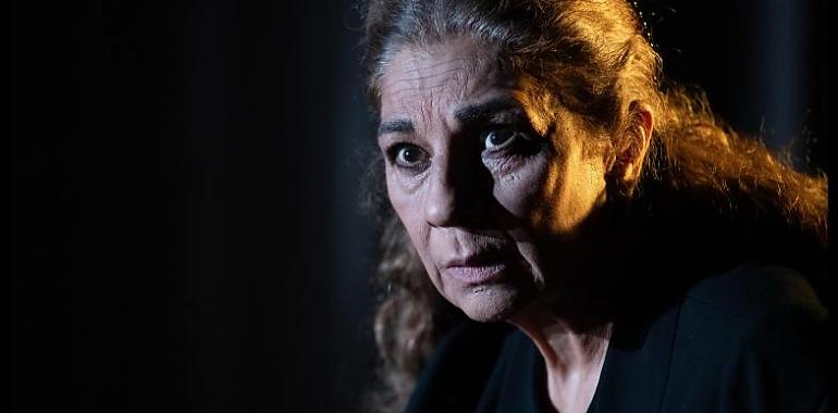 Lolita Flores brilla como "Poncia" en el Teatro Palacio Valdés: Una nueva visión de "La Casa de Bernarda Alba"
