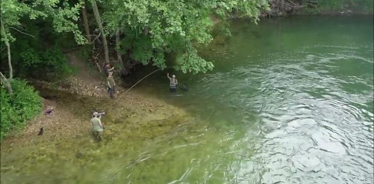 Bomberos del SEPA rescatan el cuerpo sin vida de un pescador en el Río Cares