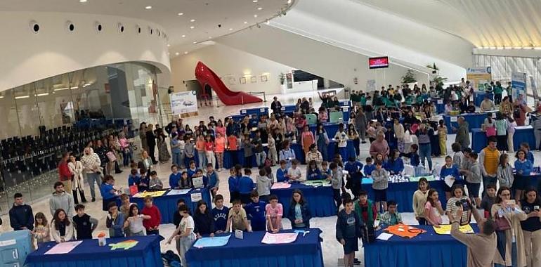 Más de 300 escolares de Oviedo participan en la III Feria de Emprendimiento Infantil "Genyus Day"